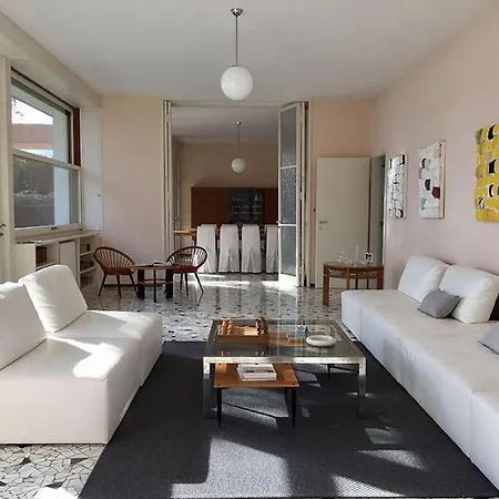 Villa Sleeps 10 With Pool And Air Con Ossuccio
