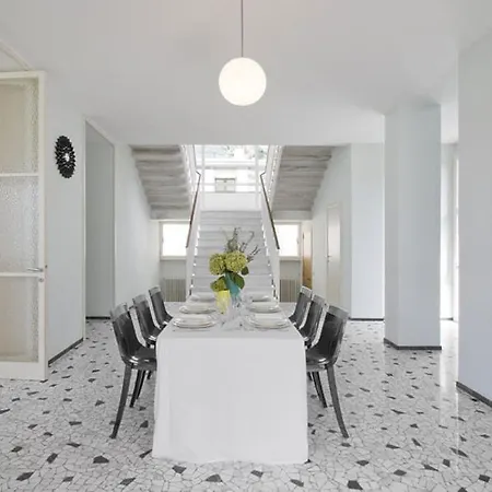 Villa Sleeps 10 With Pool And Air Con *