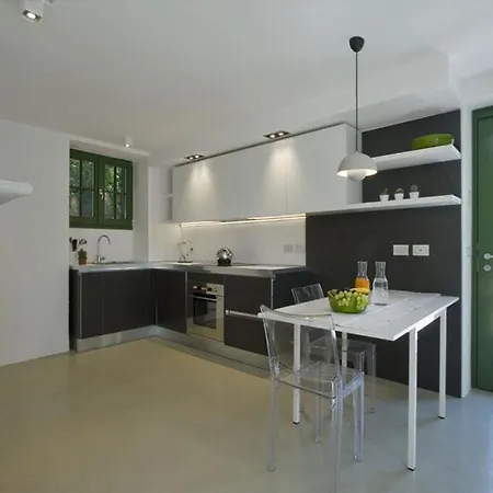 Sleeps 10 With Pool And Air Con Villa Ossuccio